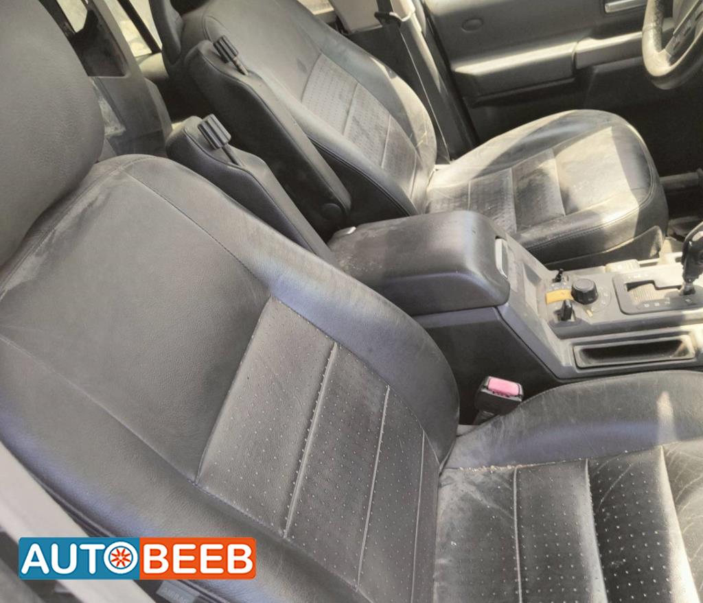 Cabin  Seat Land Rover Discovery