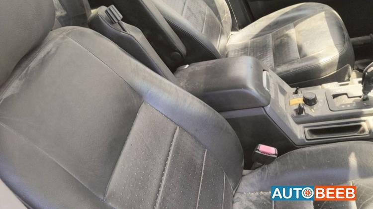 Cabin  Seat Land Rover Discovery