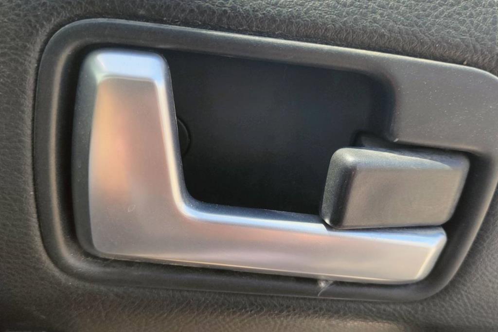 Body  Door Handle  Land Rover Discovery