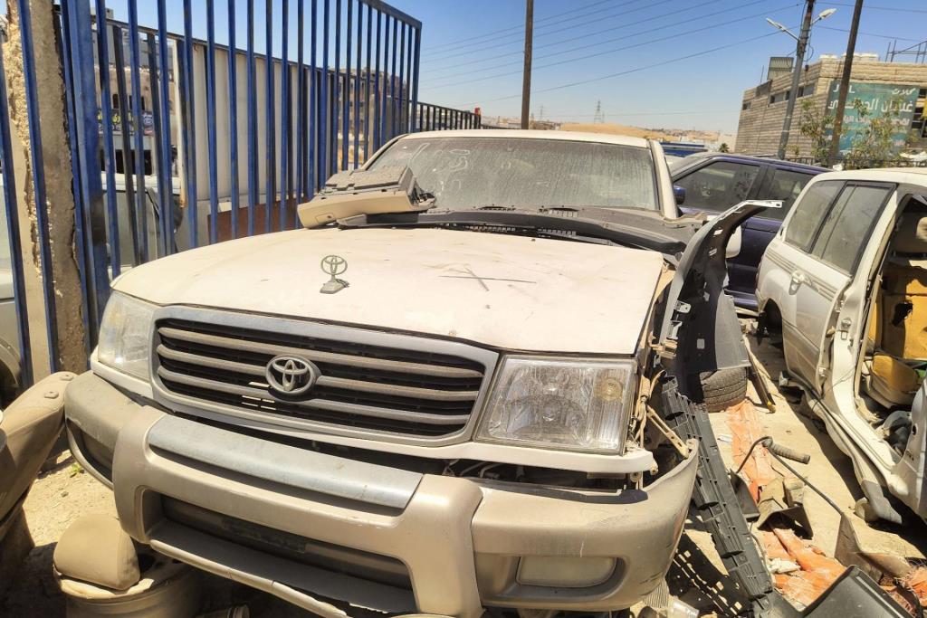 Body  Front clip Toyota Land Cruiser