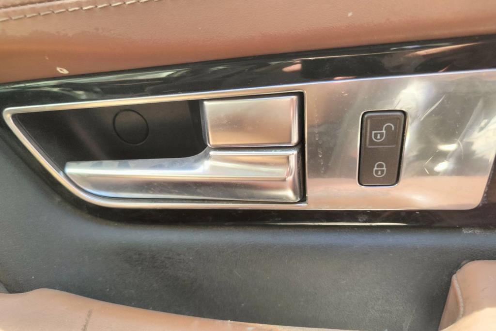 Body  Door Handle  Land Rover Range Rover Sport