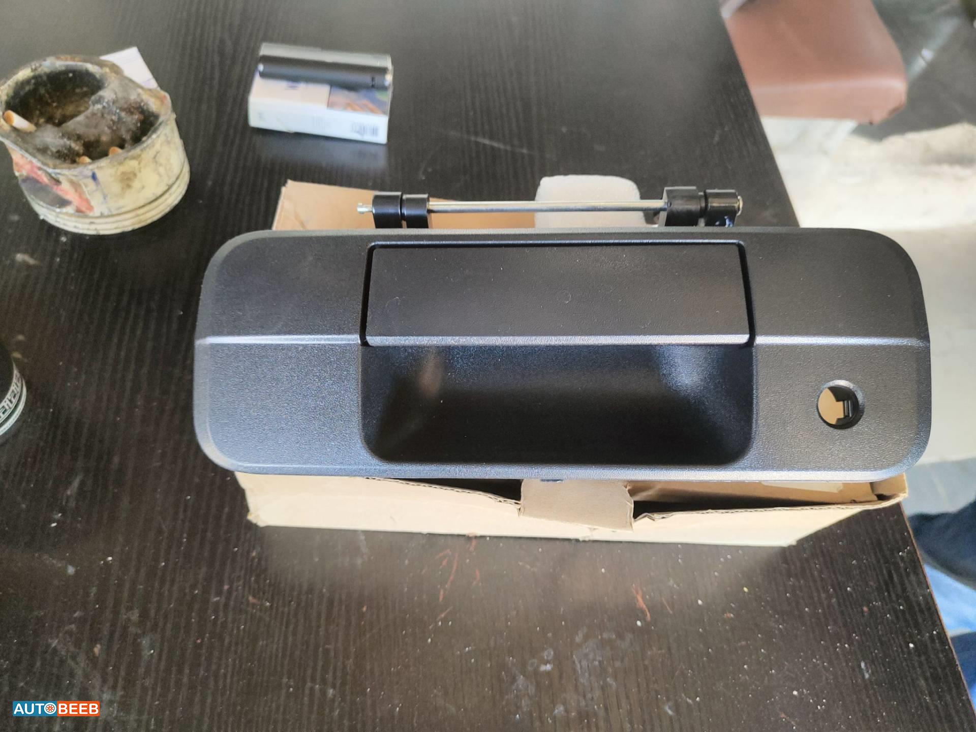 Body  Door Handle  Toyota Tundra