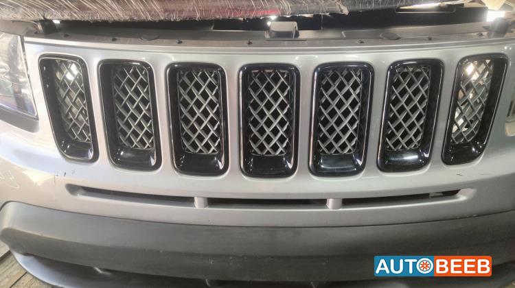 Body  Grilles Jeep Compass