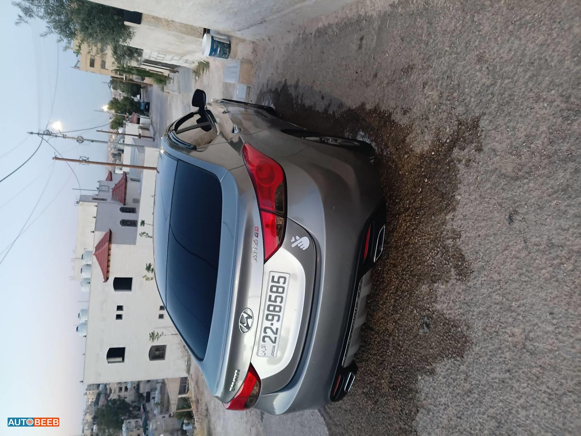 هيونداي افانتي 2012