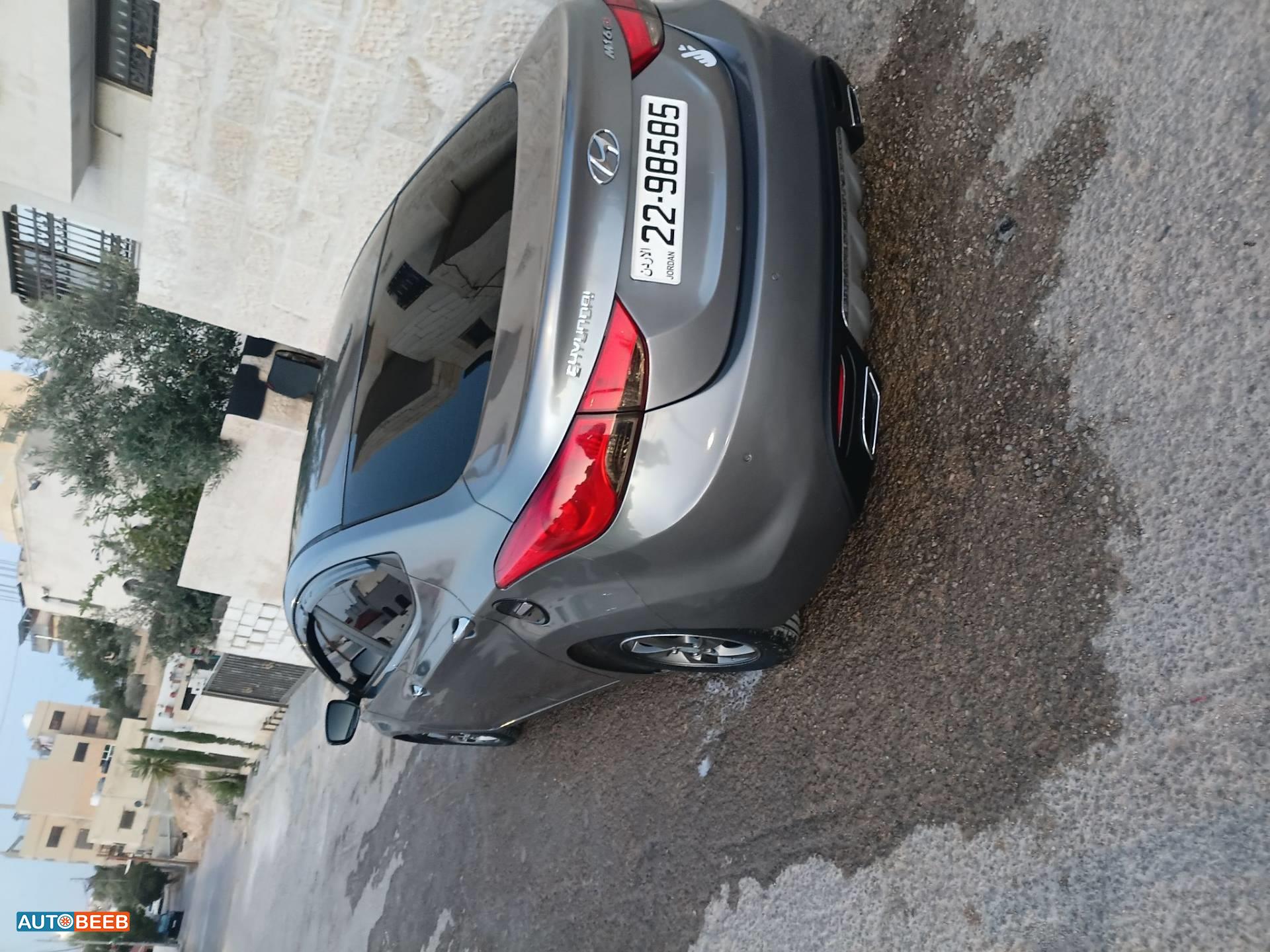 هيونداي افانتي 2012