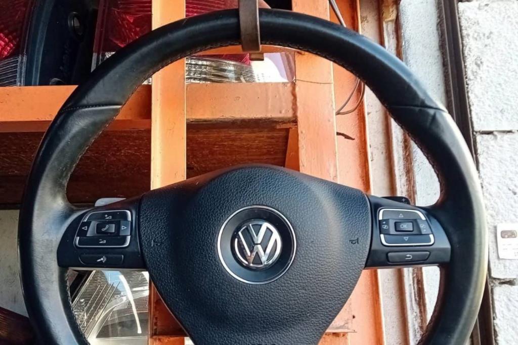 Cabin  Steering Wheel Volkswagen Passat