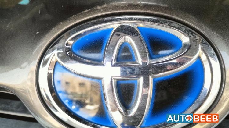 Body  Emblems Toyota Prius