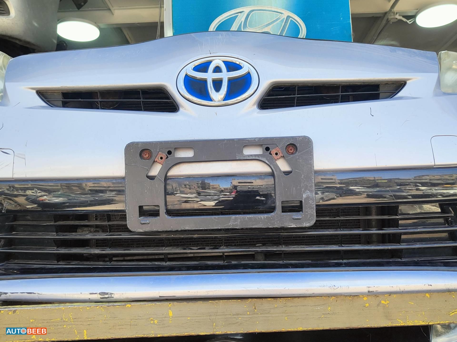 Body  Grilles Toyota Prius