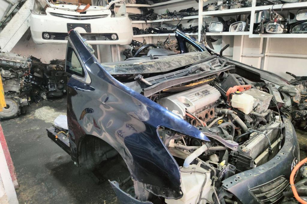 Body  Front clip Lexus HS250h