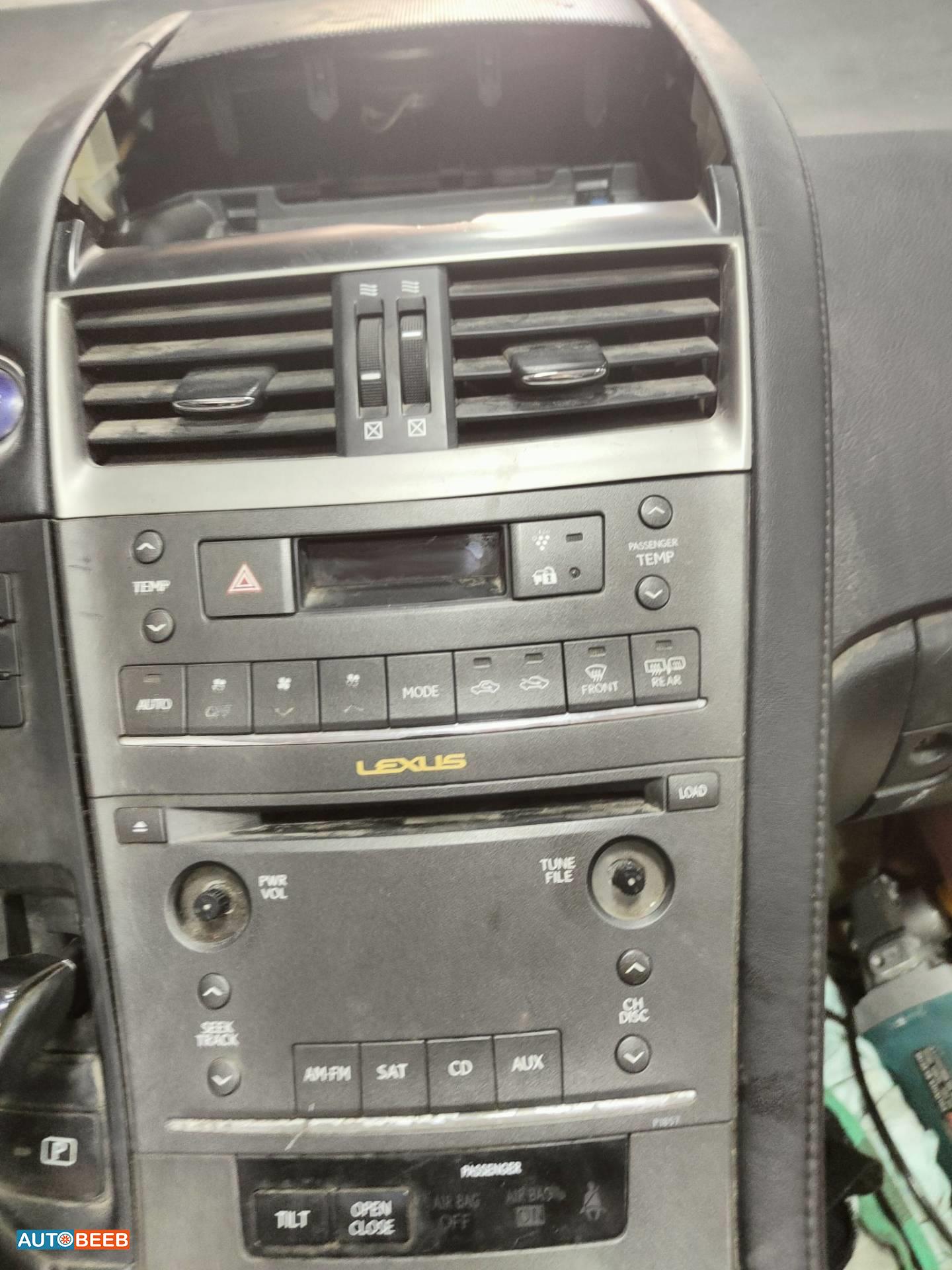 Cabin  Dashboard Lexus HS250h