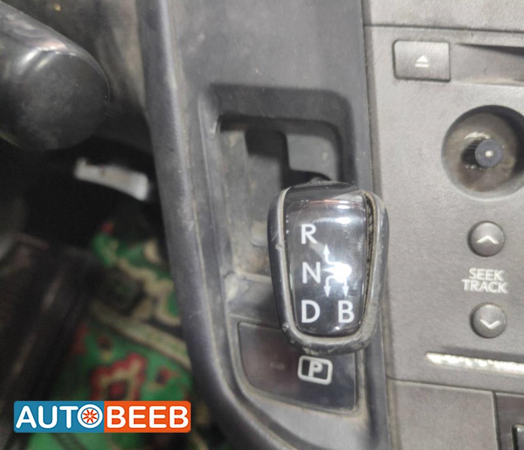 Cabin  Control buttons Lexus HS250h