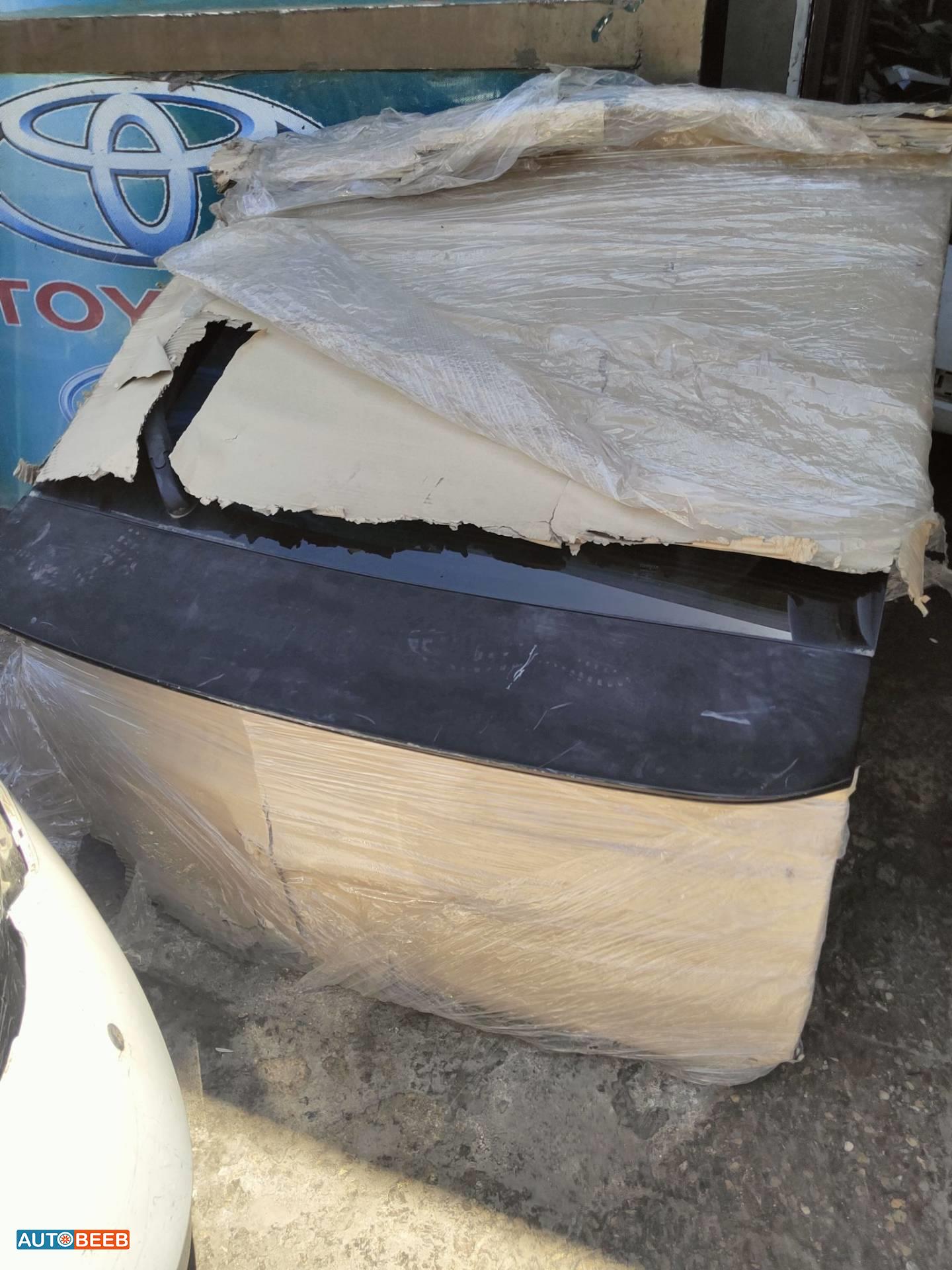 Body  Trunk Toyota Prius
