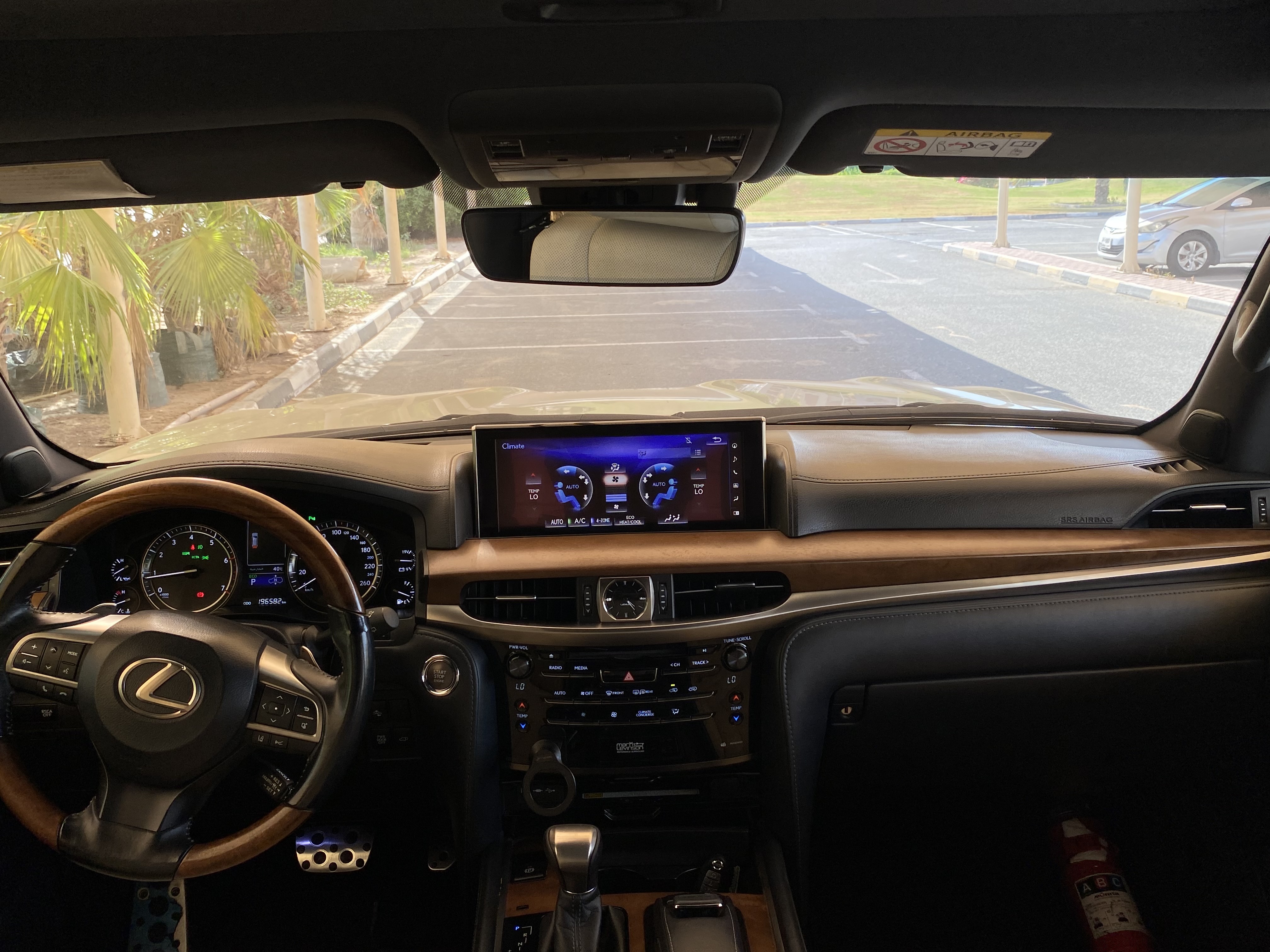 لكزس LX570 2018