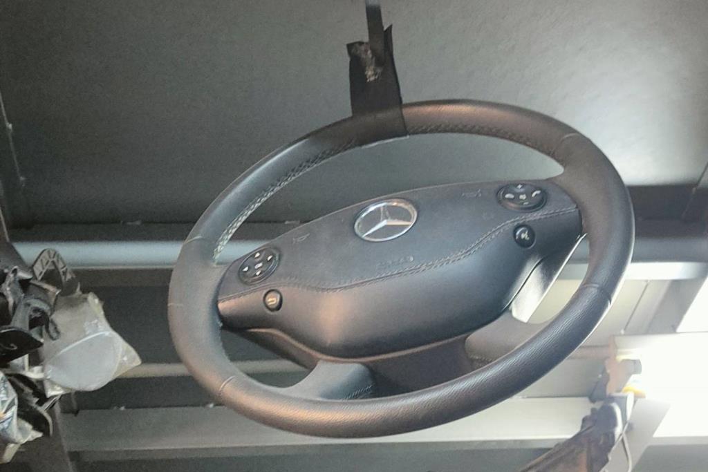 Cabin  Steering Wheel Mercedes Benz S350