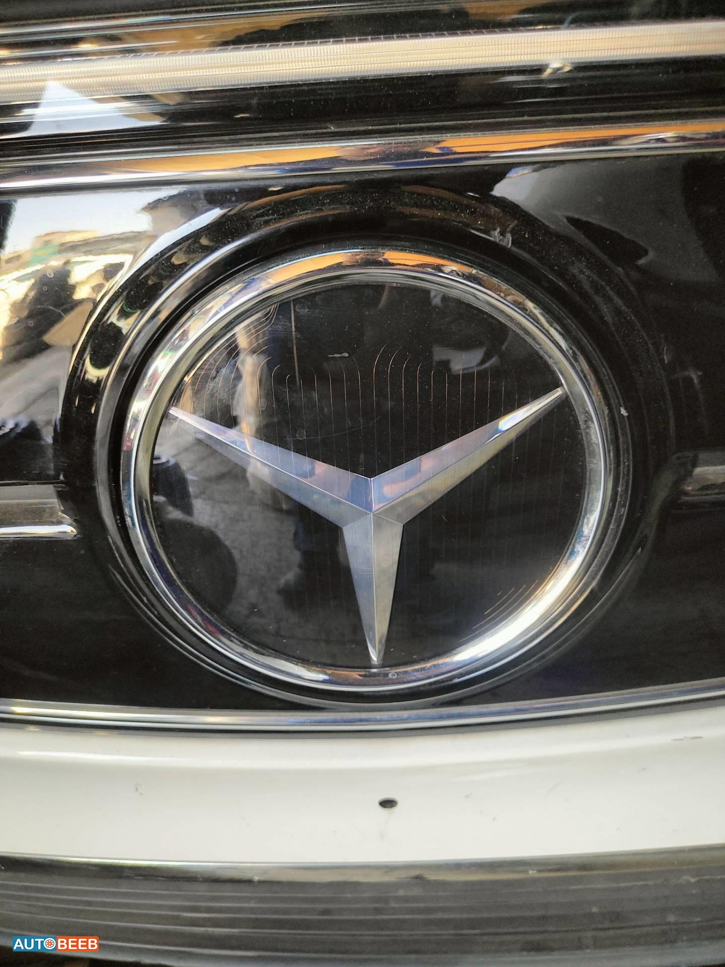 Body  Emblems Mercedes Benz EQA250