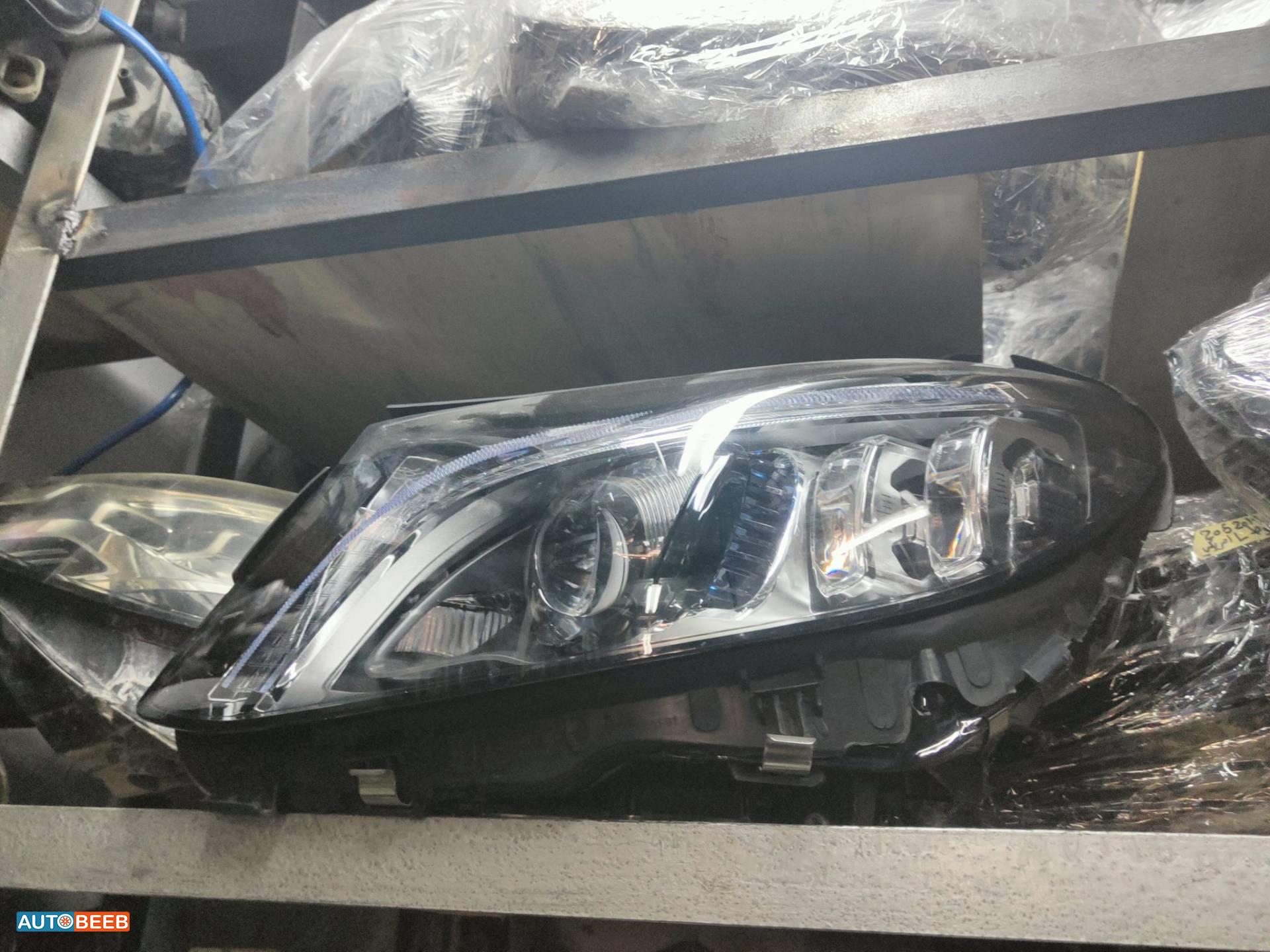 Lights Front light Mercedes Benz C200
