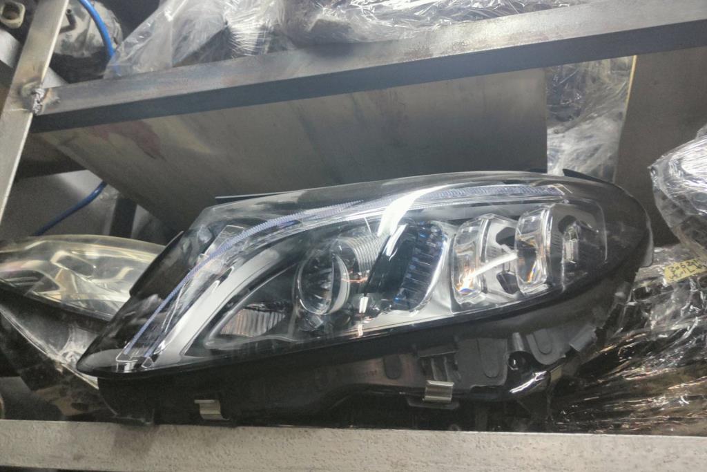 Lights Front light Mercedes Benz C200