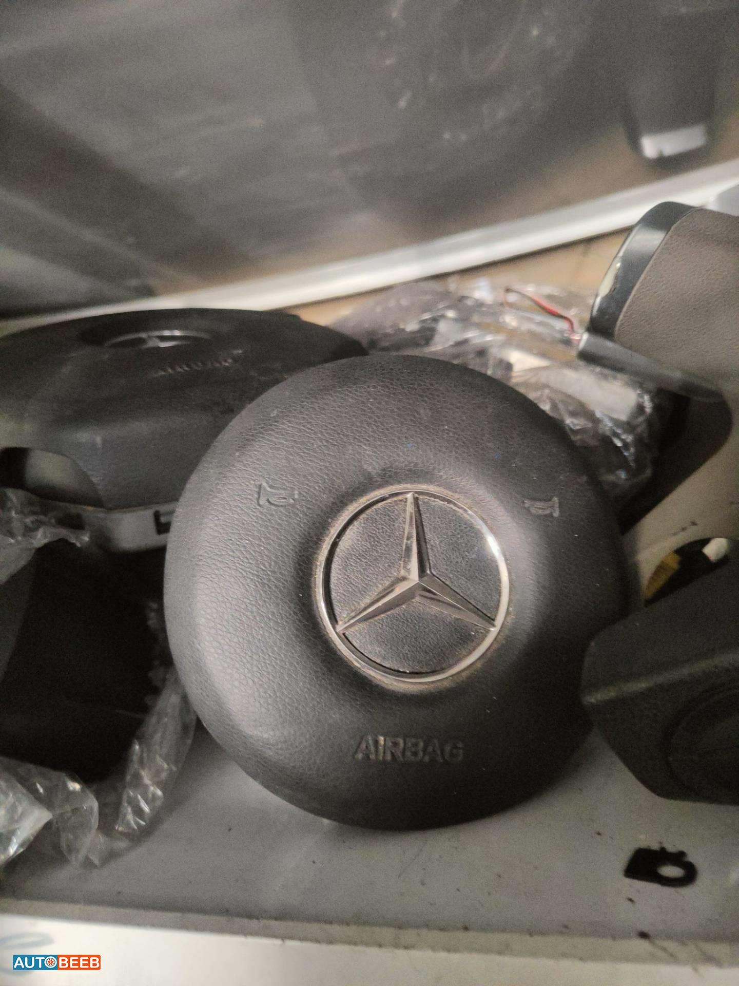 Cabin  Steering Wheel Mercedes Benz C200