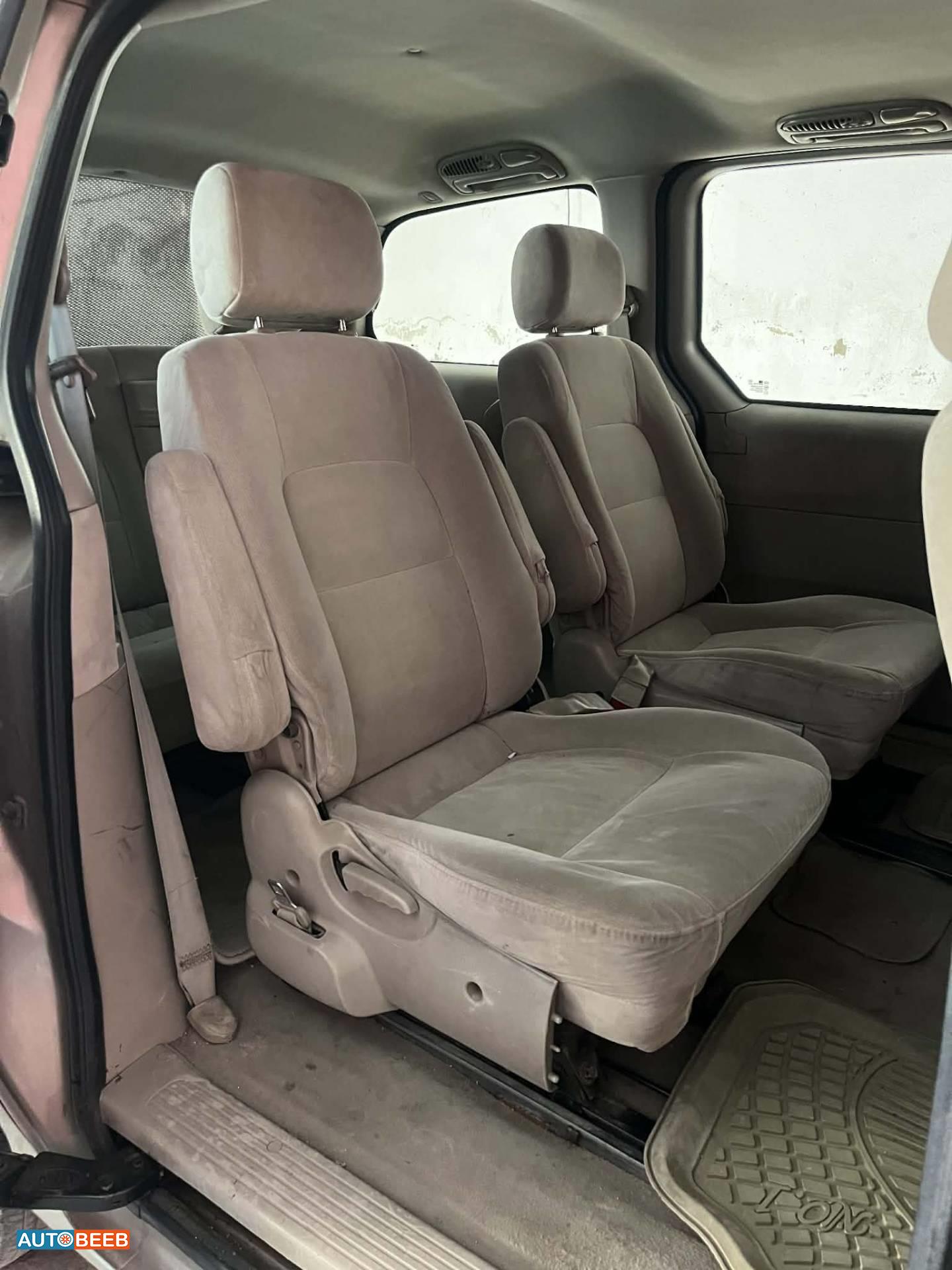 KIA Carnival 2004