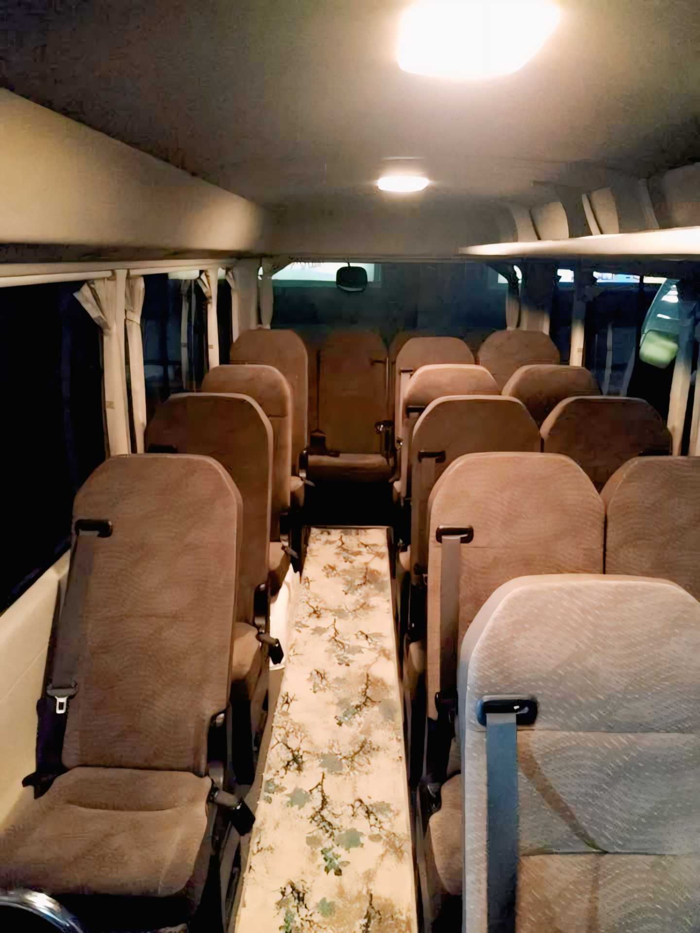 Minibus Toyota 2022