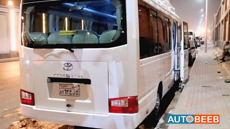 Minibus Toyota 2022