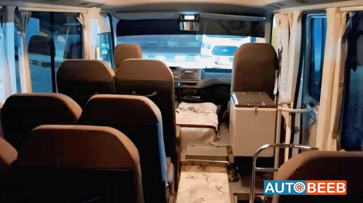 Minibus Toyota 2022