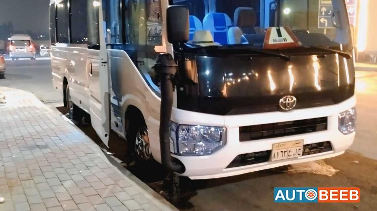 Minibus Toyota 2022