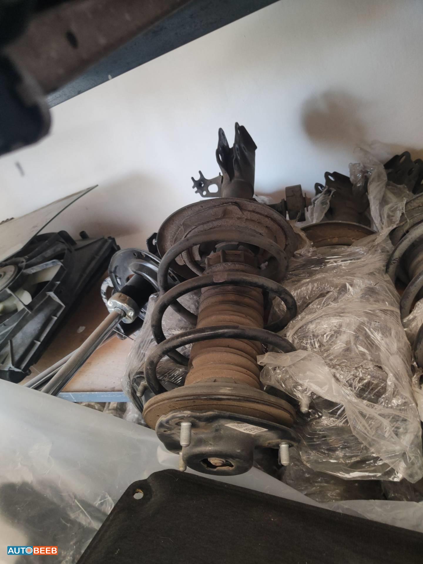  Shock Absorber Toyota Camry