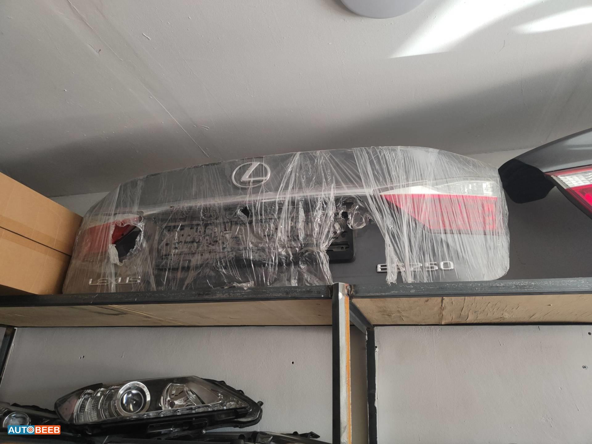 Body  Trunk Lexus ES300