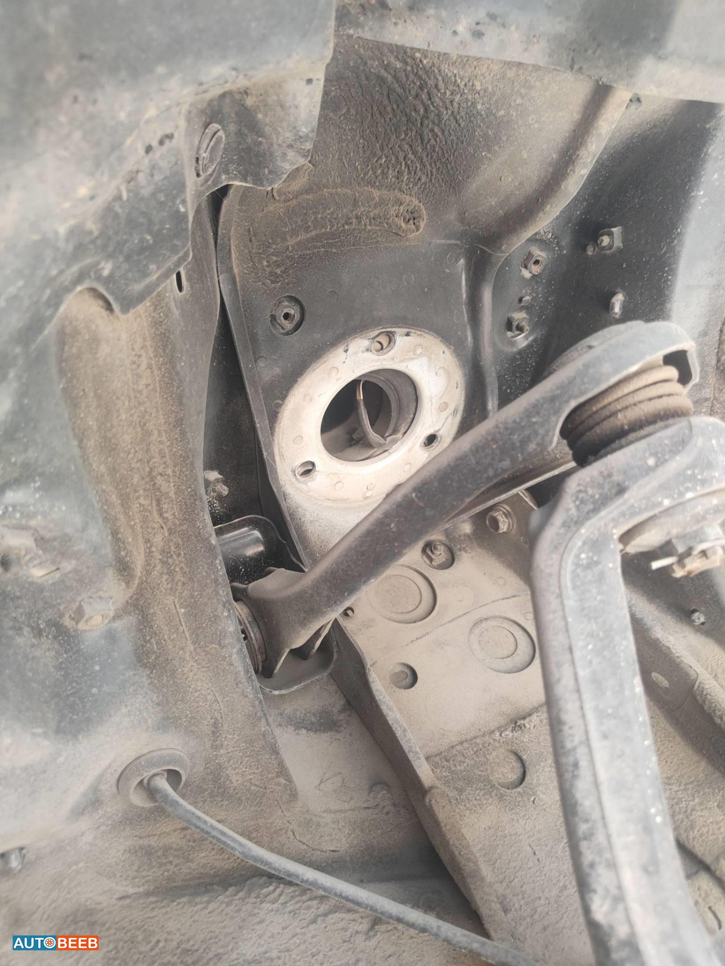 كفة عجل علوية لكزس GS300 2008 2009 2010