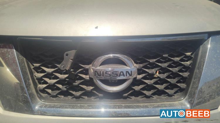 Body  Grilles Nissan Pathfinder