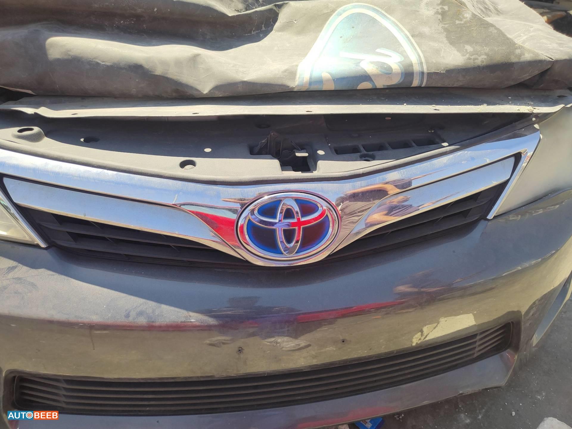 Body  Grilles Toyota Camry