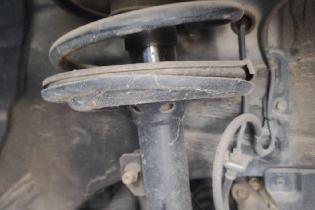  Shock Absorber Toyota Camry