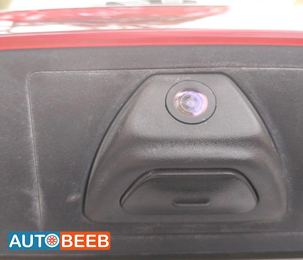 مطلوب كاميرا خلفية اصلية مع كبسة صندوق الخلفي  لسيارة كيا k3 2029  