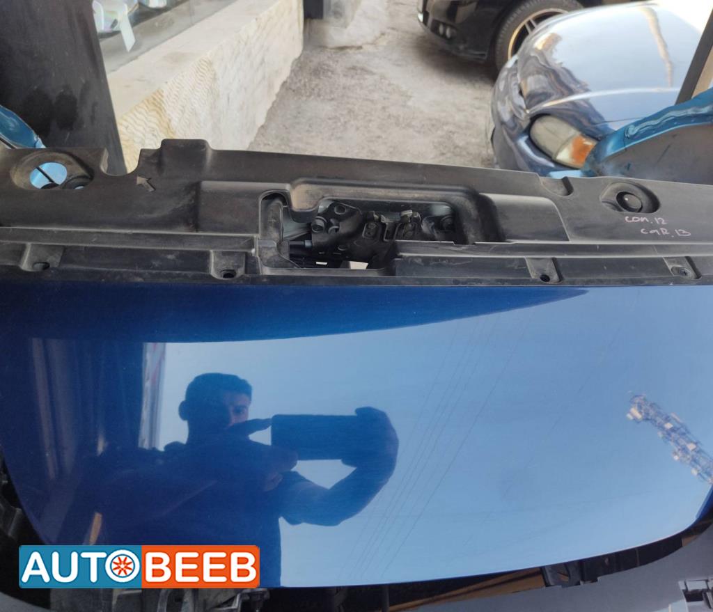 غطاء شاحن نيسان ليف 2023 2024