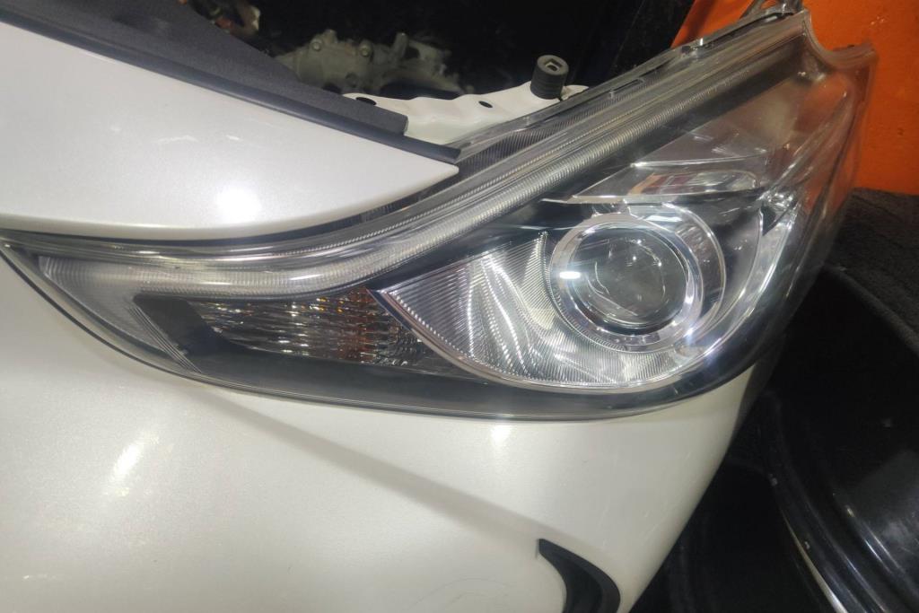 Lights Front light Toyota Prius