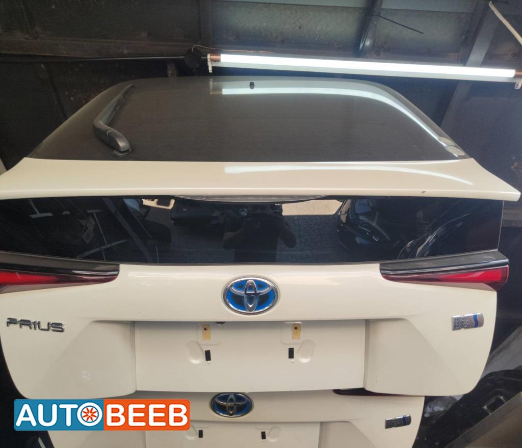 Body  Trunk Toyota Prius
