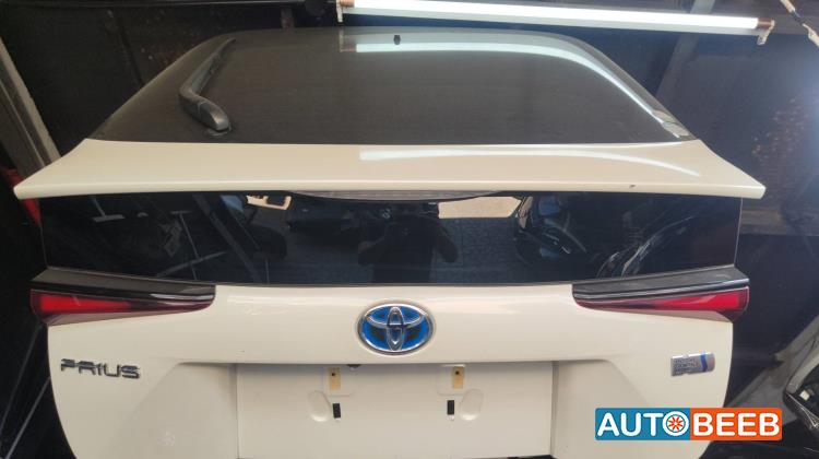 Body  Trunk Toyota Prius