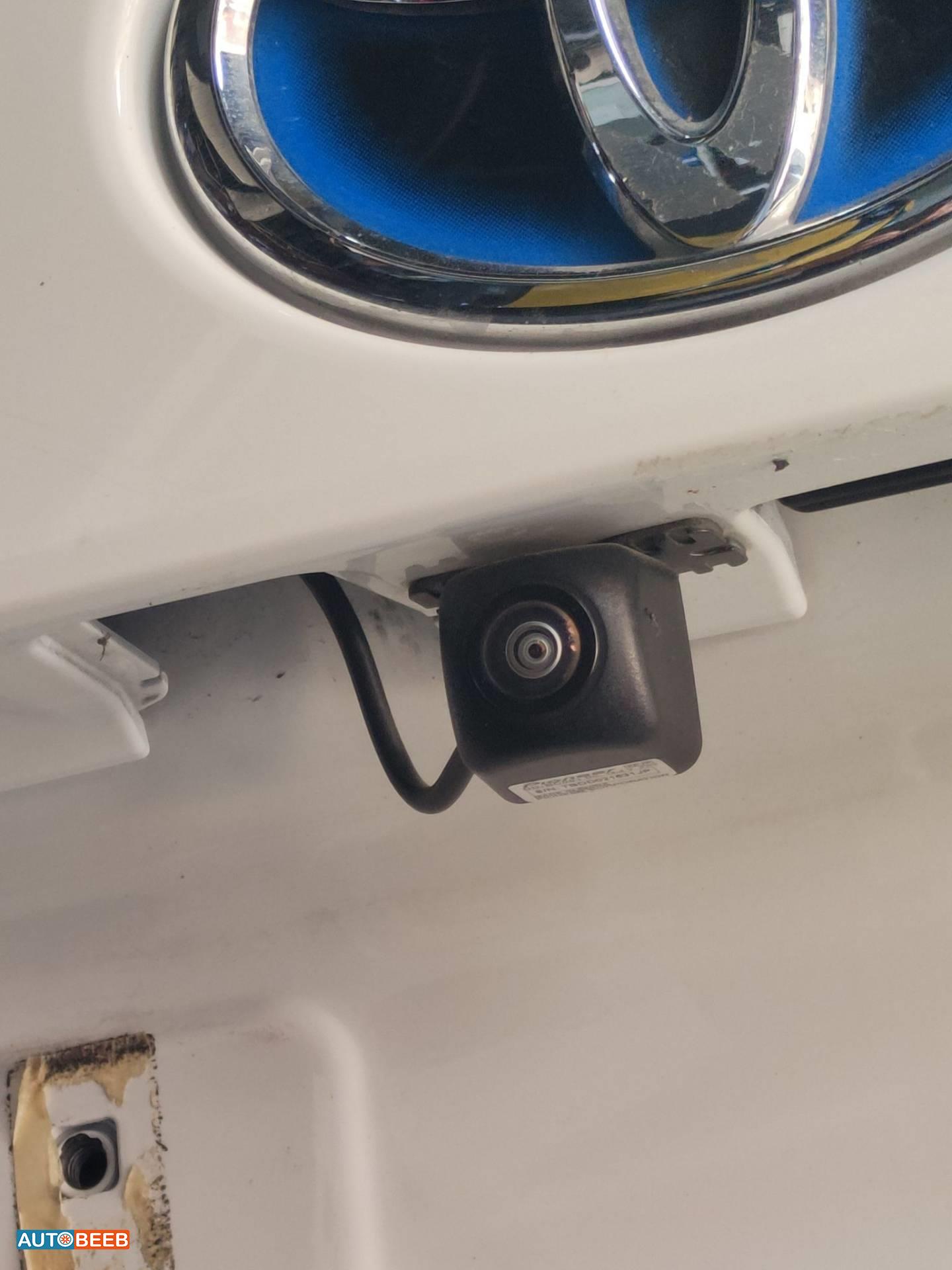 Electronics Cameras Toyota Prius