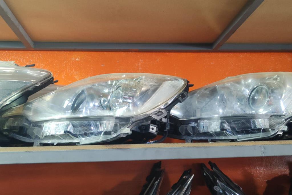 Lights Front light Toyota Prius C
