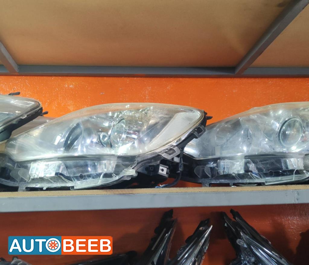 Lights Front light Toyota Prius C