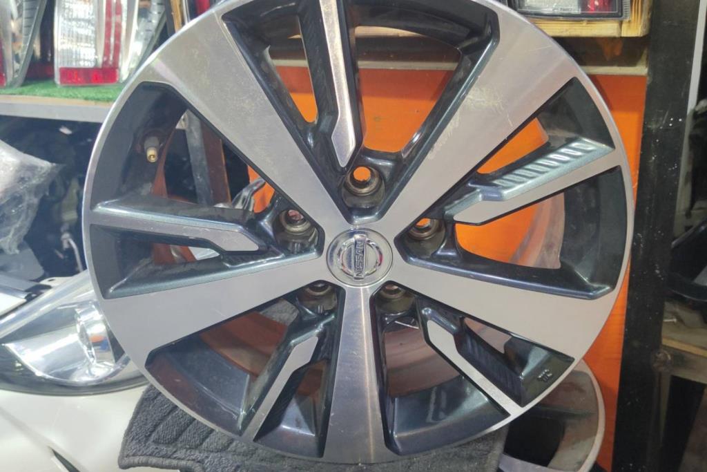 Wheel and Rims Rims Nissan Leaf