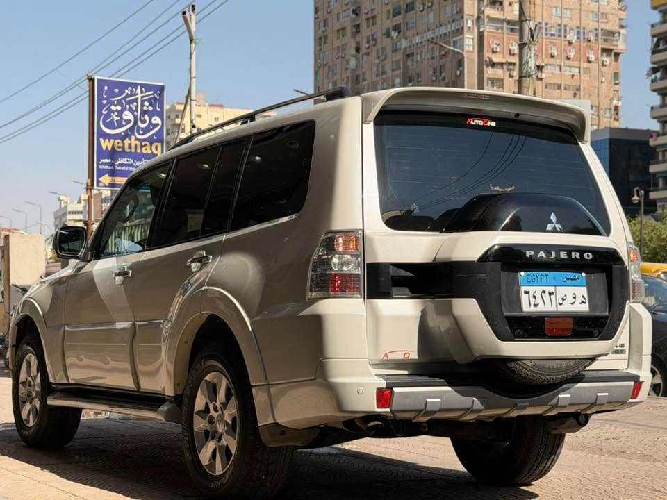 Mitsubishi Pajero 2016