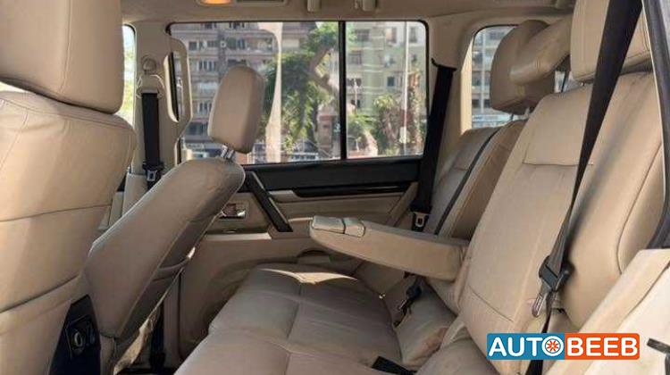 Mitsubishi Pajero 2016
