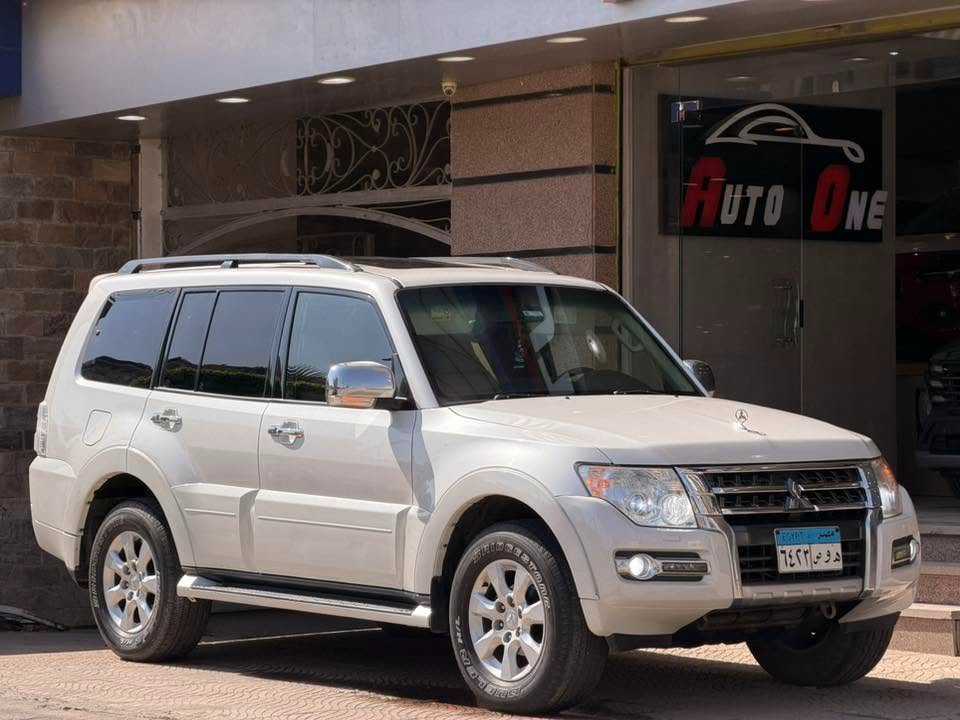 Mitsubishi Pajero 2016