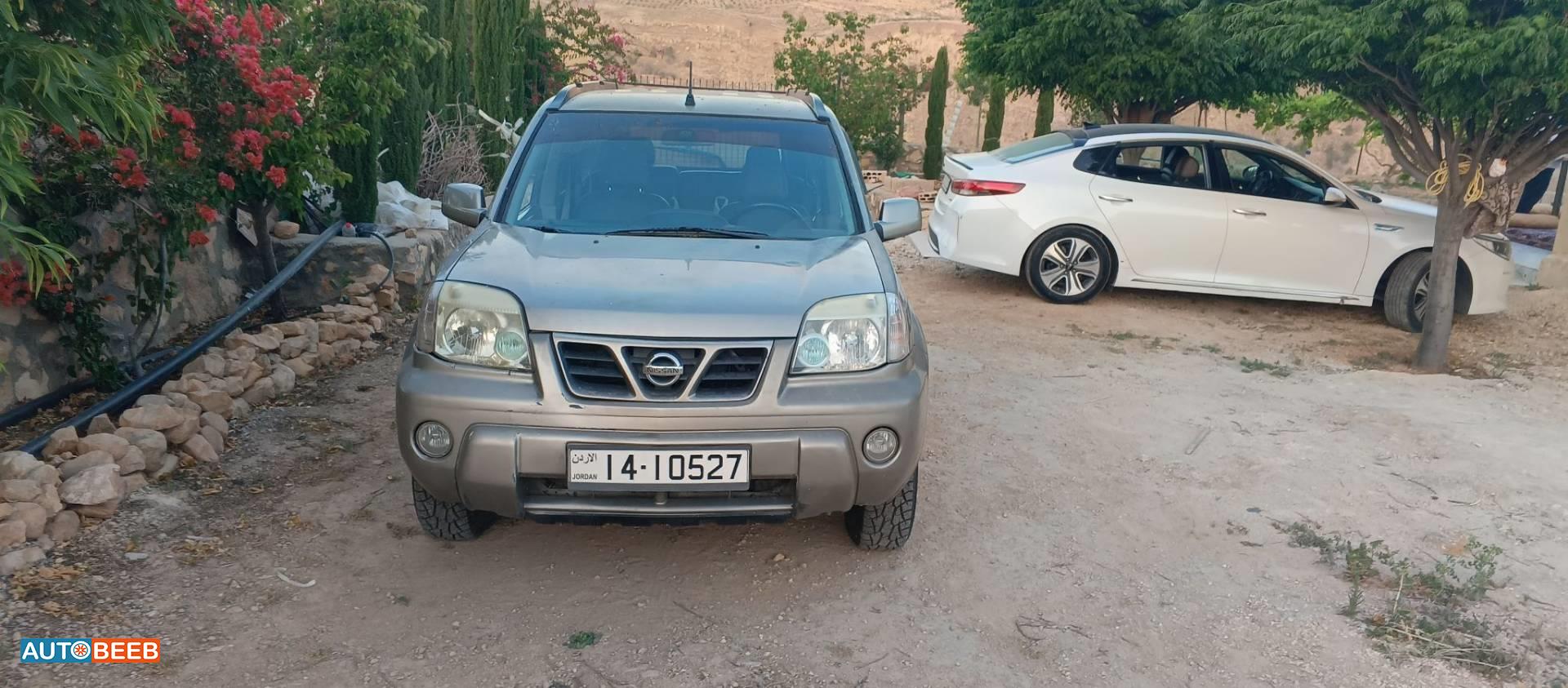 نيسان X-تريل 2004