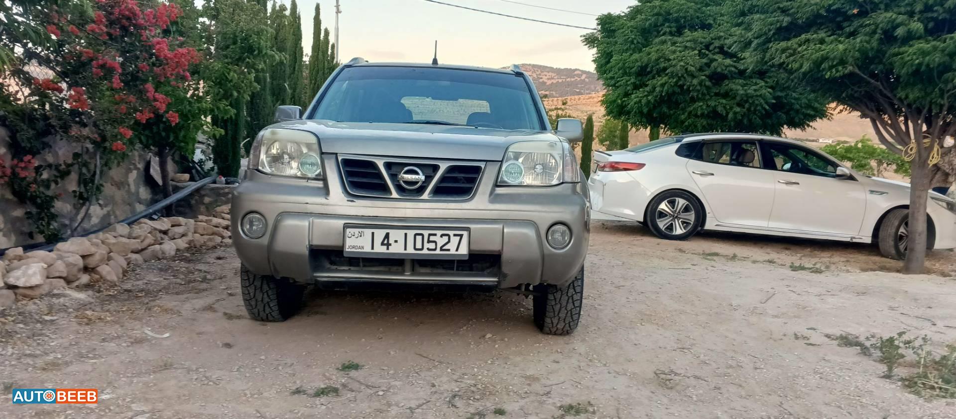 نيسان X-تريل 2004