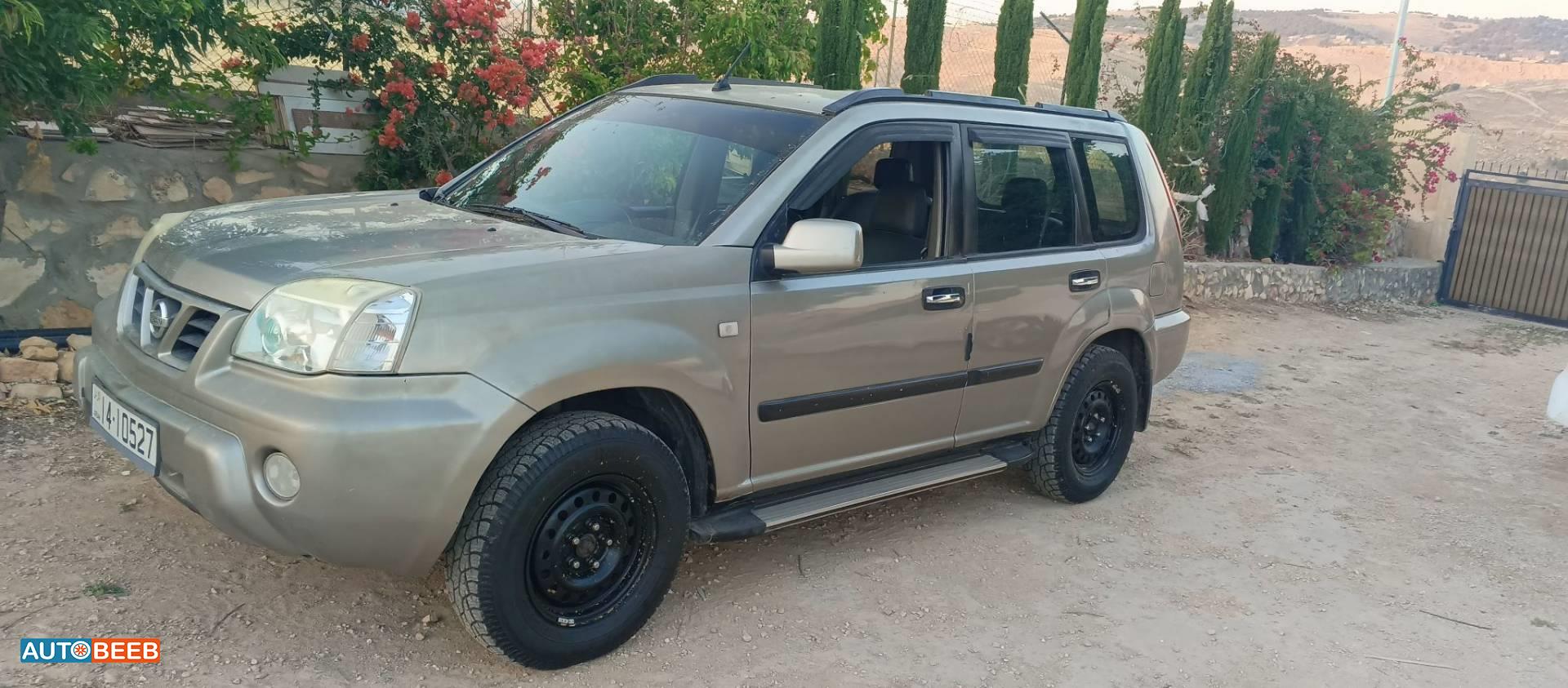 نيسان X-تريل 2004