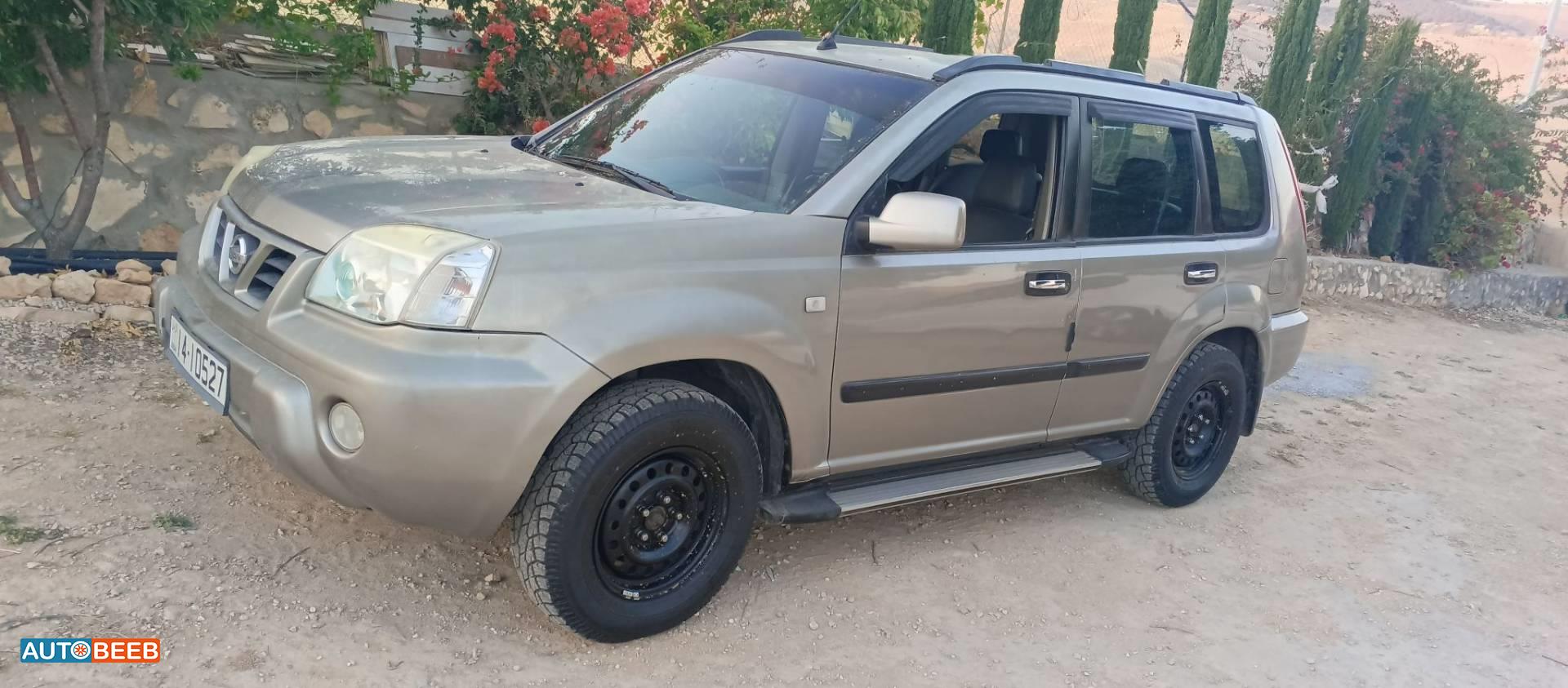 نيسان X-تريل 2004