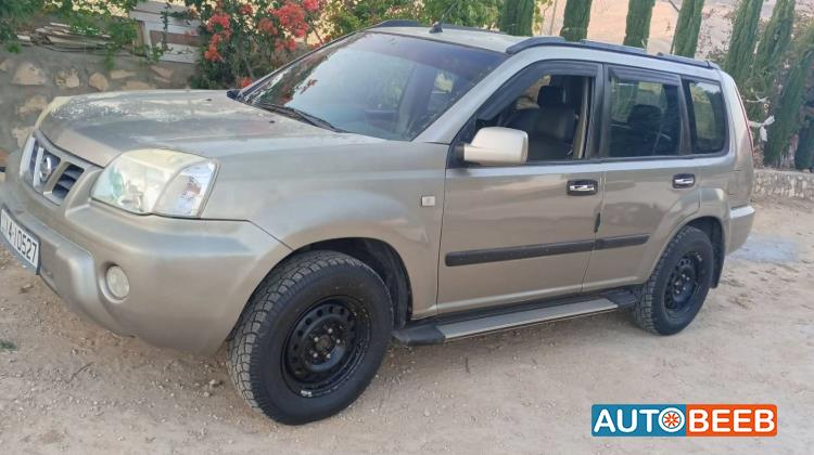 نيسان X-تريل 2004
